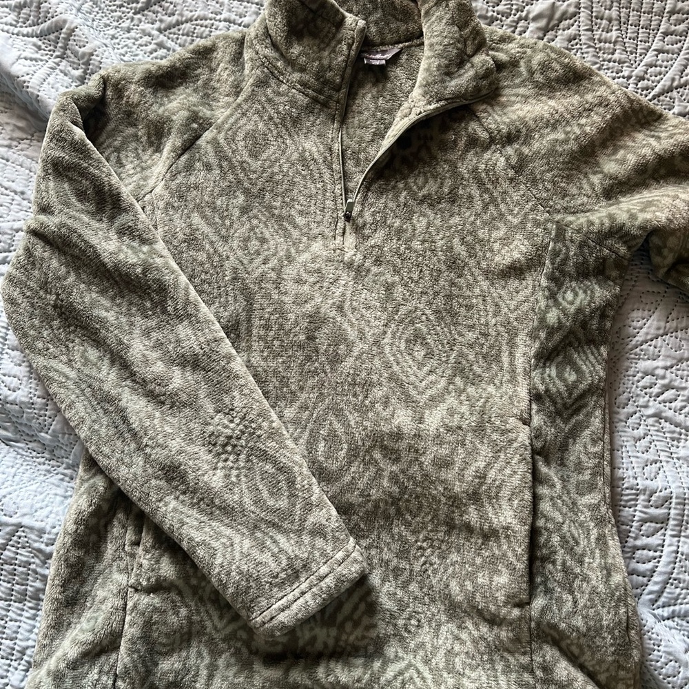 Women’s green Eddie Bauer quarter zip